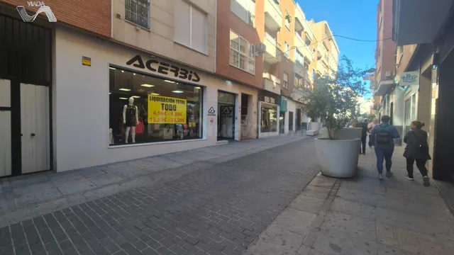 Local comercial 150m² en alquiler - CENTRO — 3