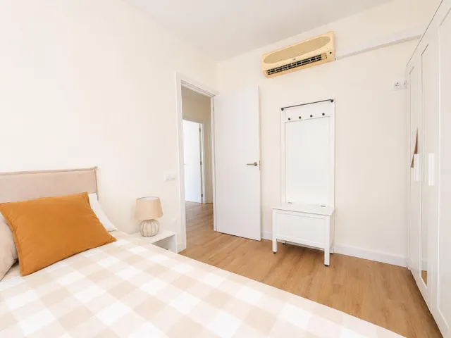 Chalet adosado completamente reformado en 2024, con jardín, terraza y gran garaje, a un paso de la playa. — 28