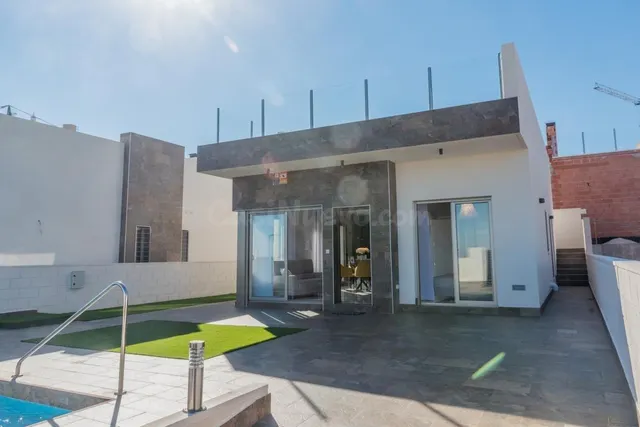 Villa contemporánea de 3 dormitorios con piscina privada y s - foto 3
