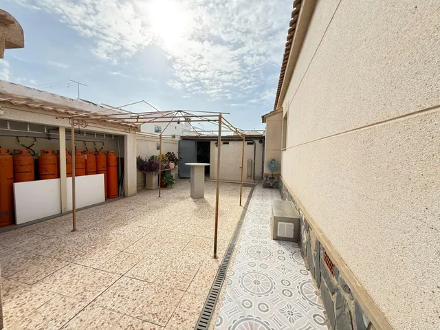 Impresionante Chalet Independiente en El Chaparral, Torrevieja — 15