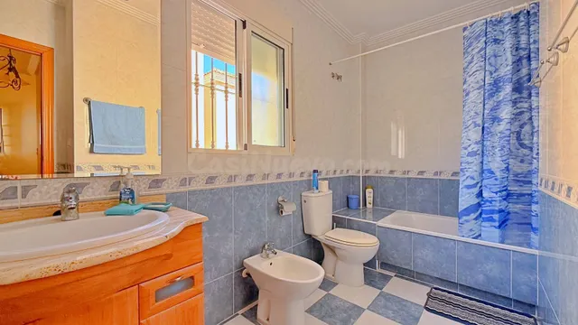 VILLA DE 4 DORMITORIOS 2 BAÑOS EN ORIHUELA COSTA (ROYAL PARK) — 35