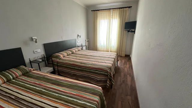HOSTAL EN 1º LINEA DE MAR — 14