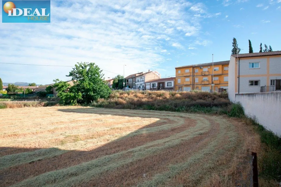 A4980J1. ¿Estás buscando terreno para invertir? ¡ ¡ Lo has encontrado!! Solar urbano con 3.441m2
