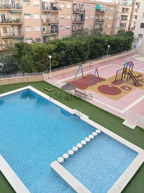 SE VENDE PISO / ASCENSOR / URBANIZACION / GARAJE / FRENTE MAR — 2