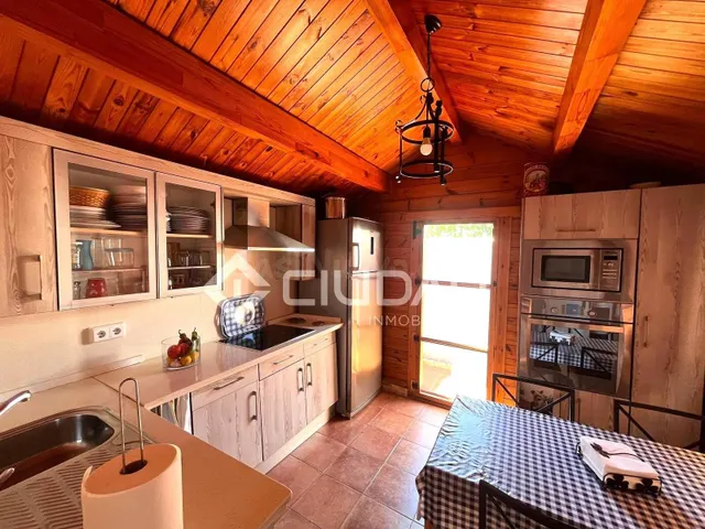 Casa con amplio terreno y piscina junto a Jaramar — 10