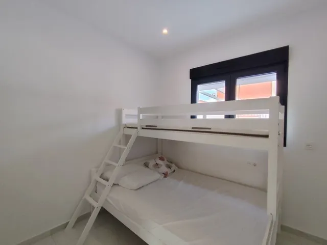 Casa adosada en venta en Bigastro con 3 dormitorios, 3 baños, solárium privado de 39 m2 y piscina comunitaria — 10