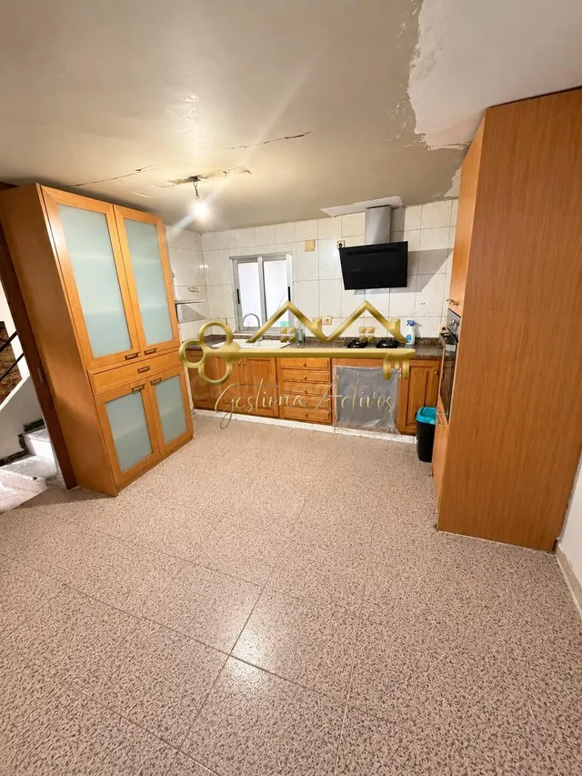ENCANTADORA CASA DE PUEBLO CON PATIO Y MUCHO ENCANTO — 4