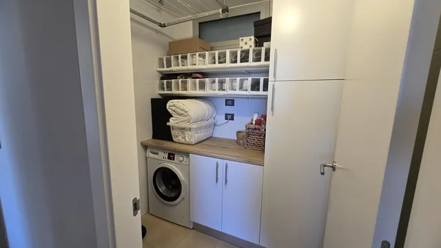 Piso con gran salón de 45 m2, garaje y trastero junto al Parque de Vioño — 37