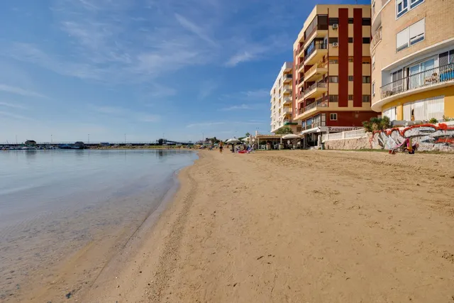PRECIOSO APARTAMENTO TOTALMENTE REFORMADO CON VISTAS FRONTALES AL MAR — 41