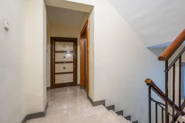 Pisazo en venta en calle Obispo Hurtado — 50