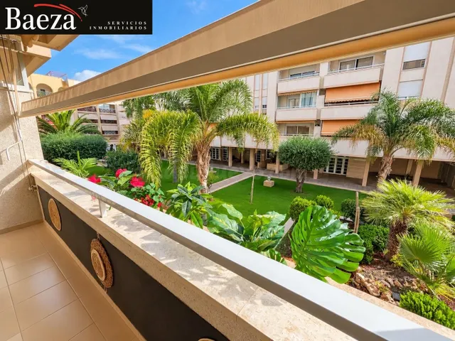 AMPLIA VIVIENDA DE 3 DORMITORIOS CON GRAN TERRAZA, PATIO PRIVADO Y GARAJE EN SANT JOAN D’ALACANT — 4