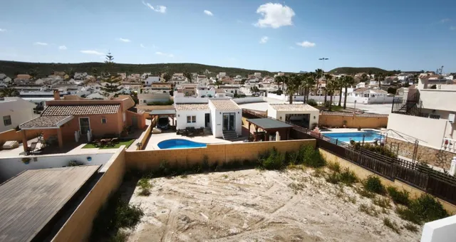 BONITA CASA EN PLANTA BAJA CON PARCELA EN CAMPOSOL — 17