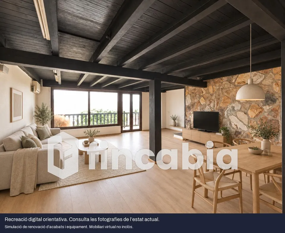 Casa para reformar con patio, balcones y local en Breda