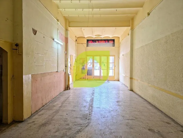 Exclusivo local comercial en planta baja y sótano, situado e - foto 5