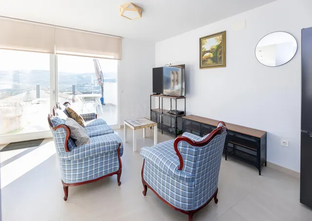 ESPECTACULAR ATICO CON TERRAZA Y MARAVILLOSAS VISTAS EN ALHA - foto 4