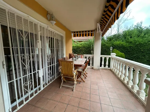 CHALET INDEPENDIENTE EN UNA PLANTA — 27