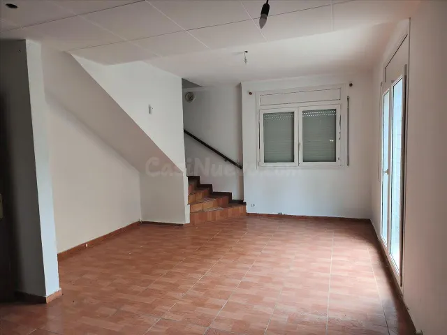 CHALET CON AMPLIO PATIO A LA VENTA EN RIELLS I VIABREA - foto 4
