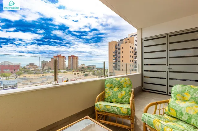 NUEVO A ESTRENAR CON PISCINA, GARAJE Y TRASTERO EN EL CENTRO - foto 3