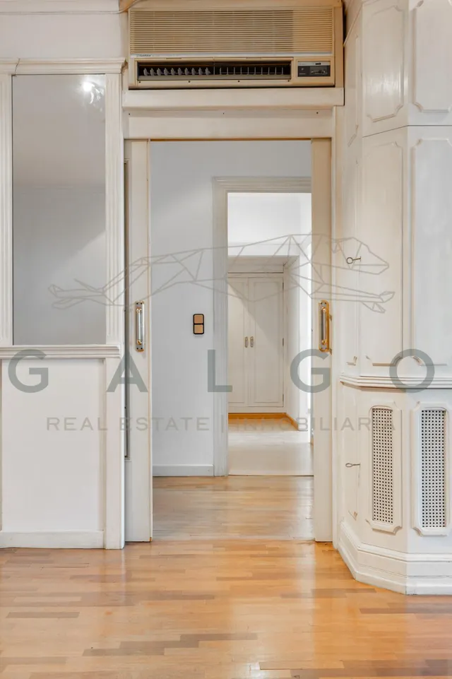 Piso a la venta junto a la plaza del ayuntamiento — 18