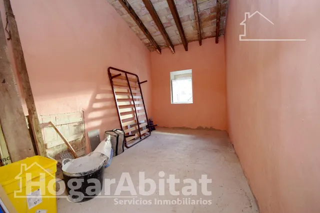 AMPLIA CASA CON 2 TERRAZAS Y GARAJE — 25