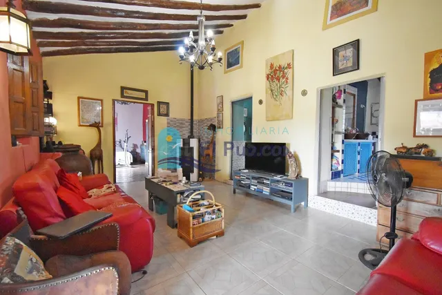 ENCANTADORA CASA DE CAMPO CON ESTILO RÚSTICO Y PISCINA – REF - foto 5