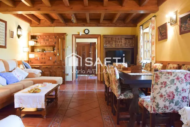 FABULOSA CASA DE PIEDRA TOTALMENTE REFORMADA — 25