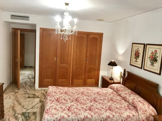 VIVIENDA EN ALQUILER SITUADA EN EL CENTRO DE LA CIUDAD — 14