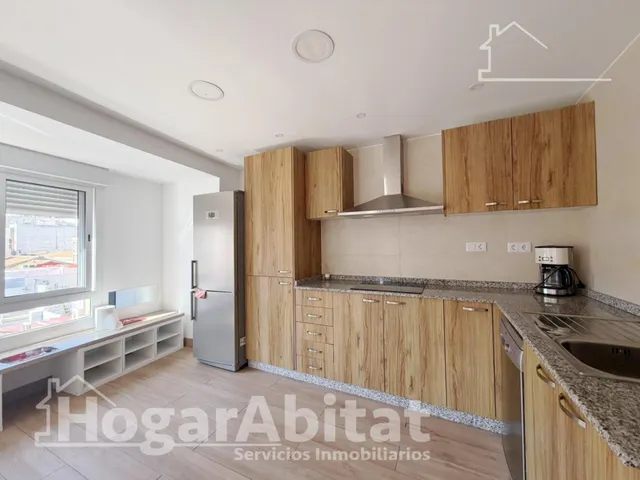 REFORMADO CON 4 DORMITORIOS Y BALCÓN — 13