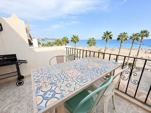 Exclusivo ático en primera línea de playa — 15