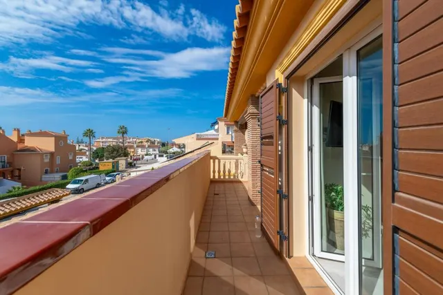DOS CHALETS  A 100 METROS DE LA PLAYA, RINCON DE LA VICTORIA — 11