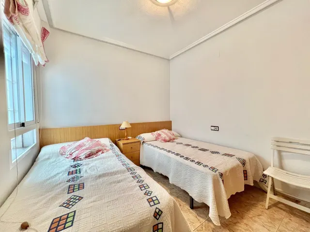 IMPECABLE VIVIENDA DE 2 habitaciones + PARKING EN PLENA AVENIDA DE LAS HABANERAS, A TAN SOLO 450m DE LA PLAYA — 39