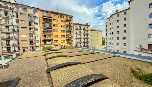 Amplia vivienda de 3 habitaciones en el centro de Irún — 25