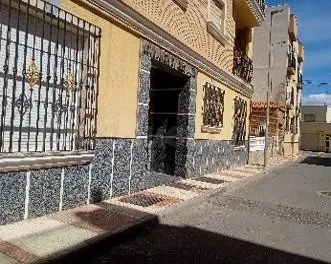 SE VENDE PISO OKUPADO EN Calle Julio Romero Nº 6 Roquetas de