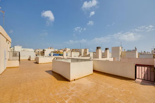 ATICO de 1 dormitorio con SOLARIUM PRIVADO en el centro de Torrevieja — 28