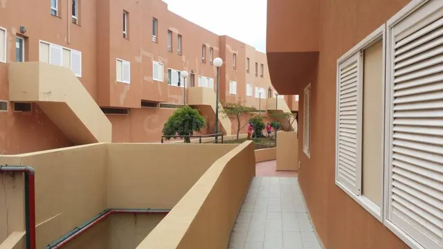 Piso en los Cardones 3 habitaciones con plaza garaje y trast