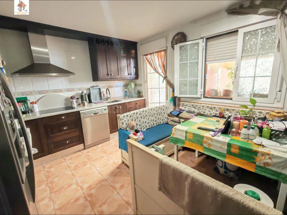 VENTA DE DUPLEX - CUATRO DORMITORIOS EN SESEÑA