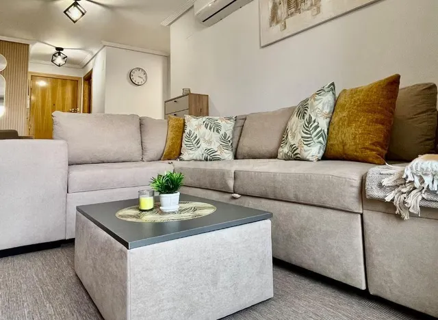 Apartamento con piscina comunitaria, Alicante, Torrevieja. 2 habitaciones, 53 m2, 1,4 kilómetros del mar — 4