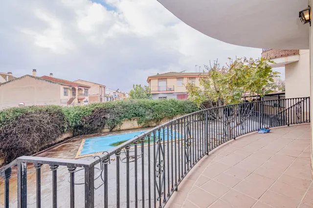 Chalet en venta en la mejor zona de ATARFE — 49