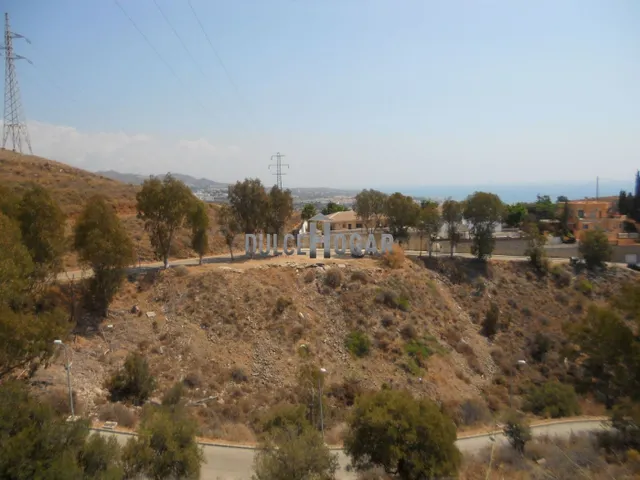 PARCELA URBANA CON VISTAS AL MAR Y MONTAÑA. - foto 4