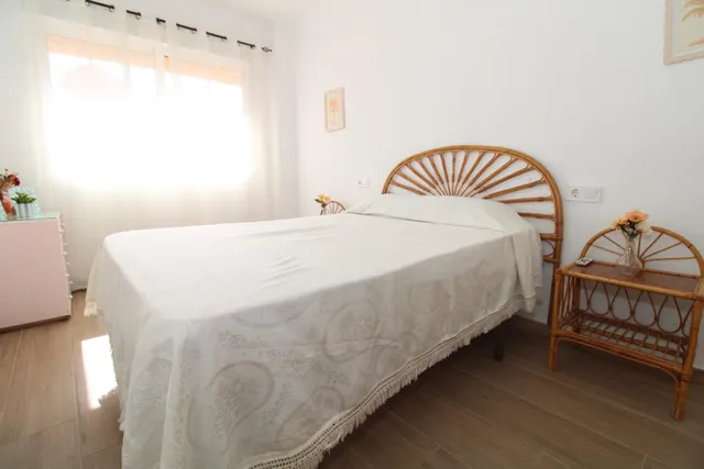 Piso totalmente reformado en segunda línea de playa — 9
