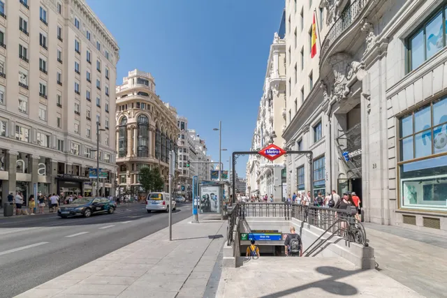 PISO EN FUENCARRAL, TOTALMENTE EQUIPADO Y CON RENTABILIDAD DEL 3,7 % — 27