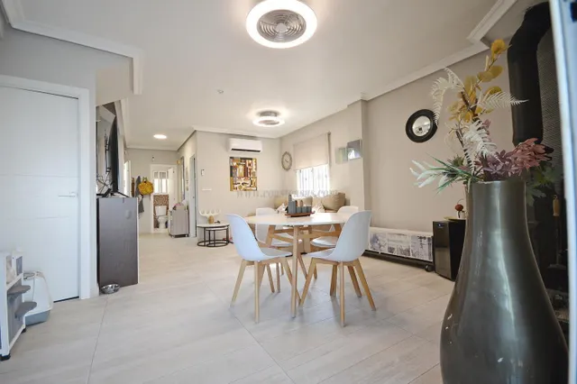 FANTASTICO CHALET CON PISCINA PROPIA Y COMUNITARIA, IDEAL PARA FAMILIAS — 12