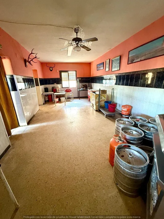ZONA HIGUERON -Oportunidad única en el corazón del barrio! Casa + negocio en venta — 8
