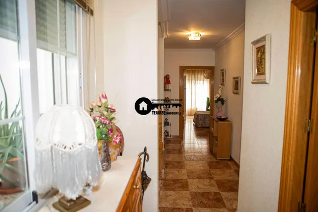 Se vende edificio completo de tres plantas  con garaje, patios privados y solárium — 49