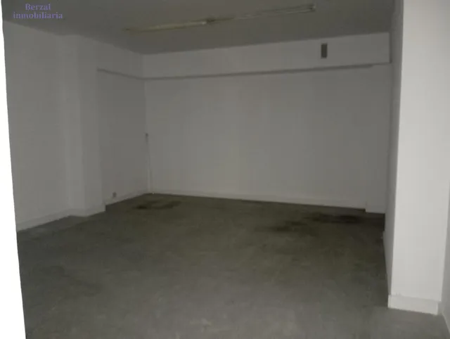 Amplio Local Comercial en Manzanera, Logroño - Ideal para Inversores — 23