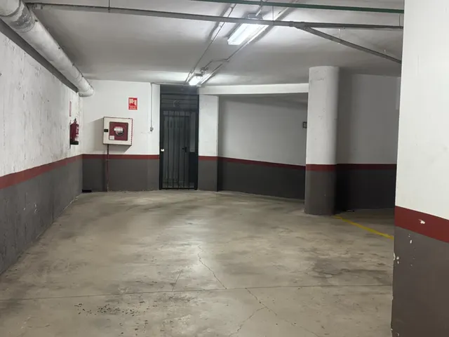 PARKING EN VILA-REAL ZONA PISCINAS — 11
