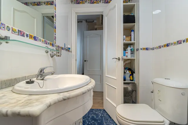 ¡Excelente oportunidad en pleno centro! Espacioso y luminoso piso de 4 dormitorios con garaje subterráneo! — 30