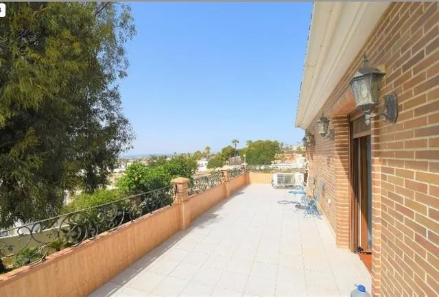 Villa de Lujo independiente, 5 dormitorios, 4 baños, piscina, jardines, gran parcela, en Ciudad Quesada!!! — 34