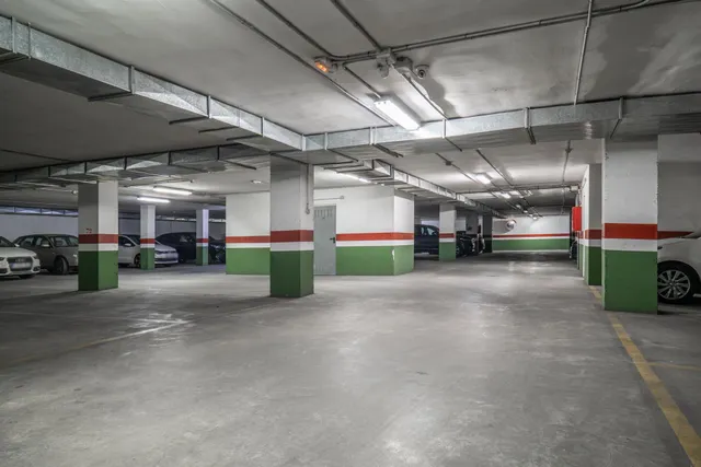 Se vende plaza de garaje en Parque Lagos cerca de Carrefour — 10