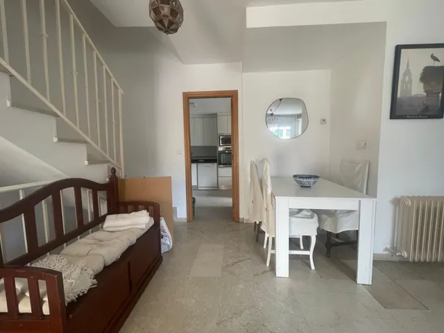 Amplia habitación  en Granada, Ideal para Estudiantes — 5